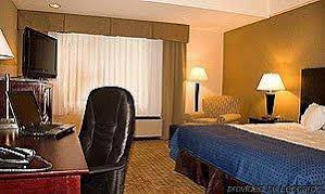 Nichols Village Hotel And Spa Clarks Summit Extérieur photo