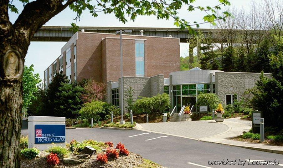 Nichols Village Hotel And Spa Clarks Summit Extérieur photo