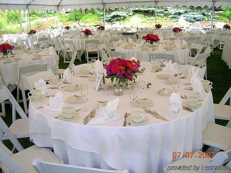 Nichols Village Hotel And Spa Clarks Summit Extérieur photo