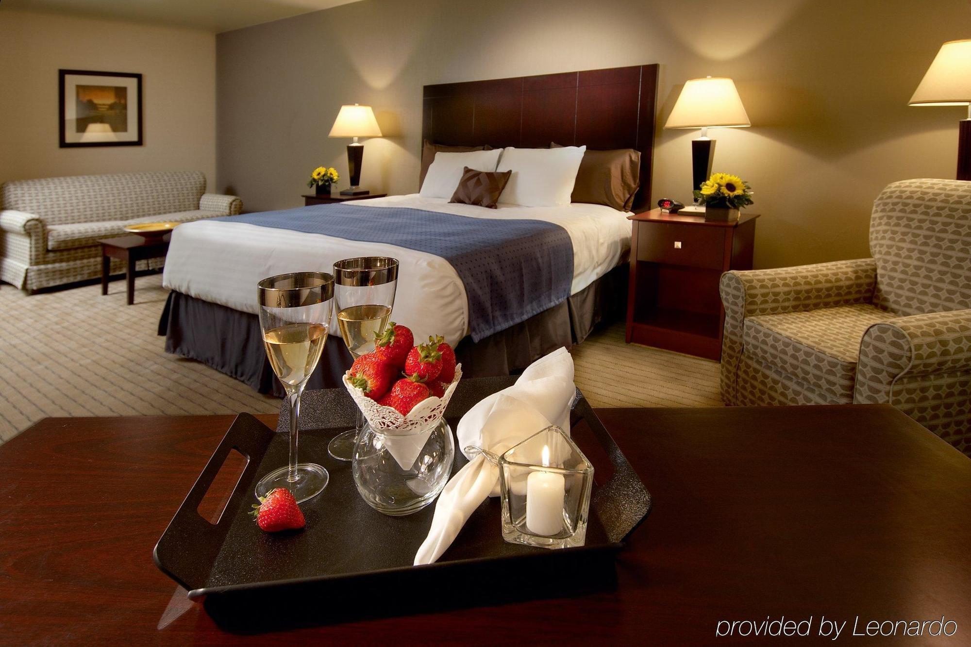 Nichols Village Hotel And Spa Clarks Summit Extérieur photo