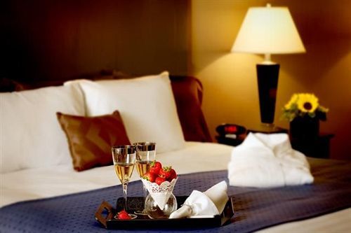 Nichols Village Hotel And Spa Clarks Summit Extérieur photo